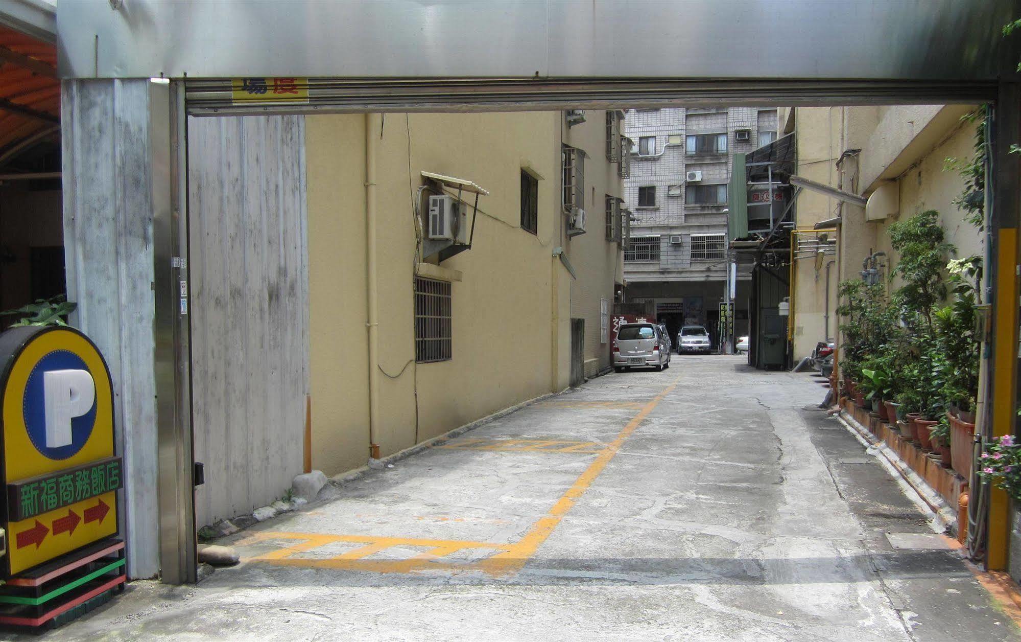 โรงแรมซินฟู บิสซิเนส ไถจง ภายนอก รูปภาพ